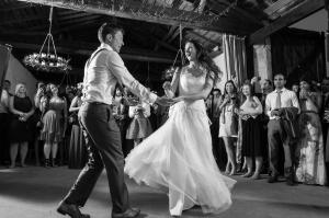 wedding dance at chateau rigaud bordeaux by especially amy wedding photography